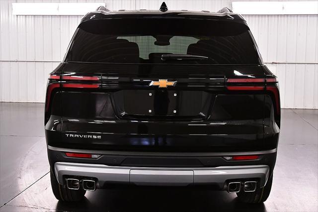 Photo of 2025 Mosaic Black Metallic Chevrolet Traverse
