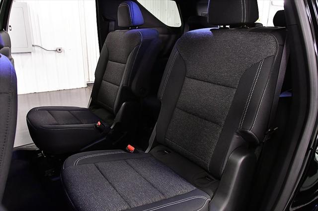 Photo of 2025 Mosaic Black Metallic Chevrolet Traverse