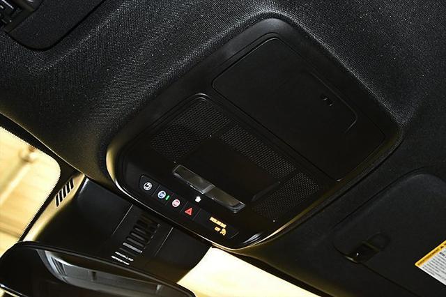 Photo of 2025 Mosaic Black Metallic Chevrolet Traverse