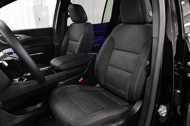 Photo of 2025 Mosaic Black Metallic Chevrolet Traverse
