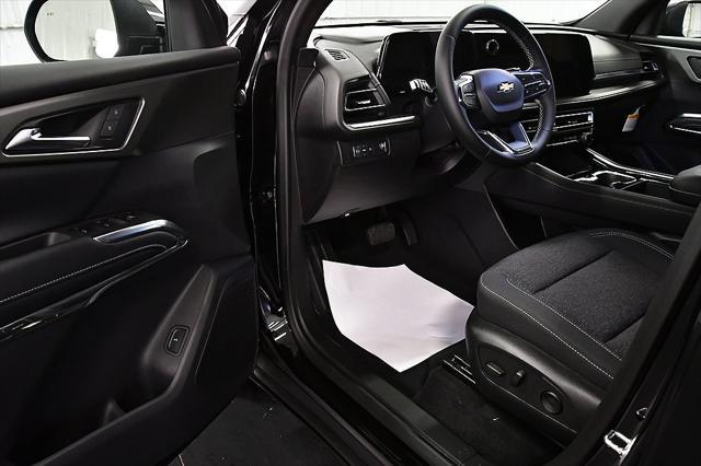 Photo of 2025 Mosaic Black Metallic Chevrolet Traverse