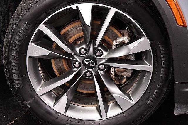 Photo of 2025 Gray INFINITI QX60