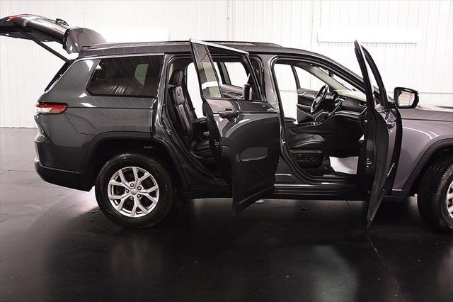 Photo of 2021 Baltic Gray Metallic Clearcoat Jeep Grand Cherokee L