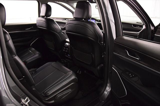 Photo of 2021 Baltic Gray Metallic Clearcoat Jeep Grand Cherokee L