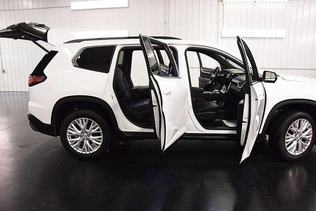 Photo of 2024 White GMC Acadia