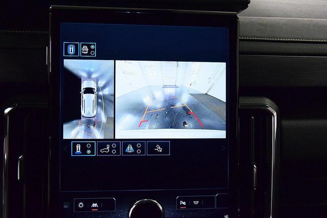 Photo of 2024 White GMC Acadia