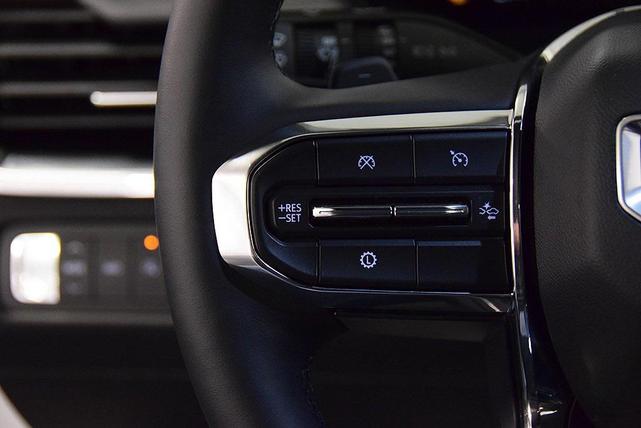 Photo of 2024 White GMC Acadia