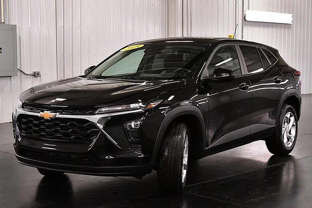 Photo of 2025 Mosaic Black Metallic Chevrolet Trax