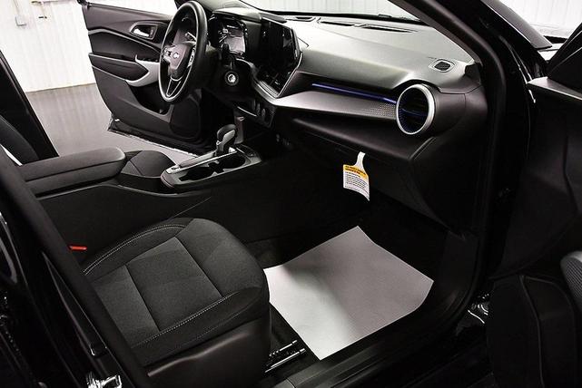 Photo of 2025 Mosaic Black Metallic Chevrolet Trax