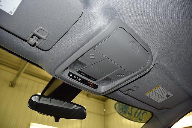 Photo of 2025 Summit White Chevrolet Blazer