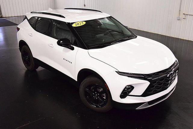 Photo of 2025 Summit White Chevrolet Blazer
