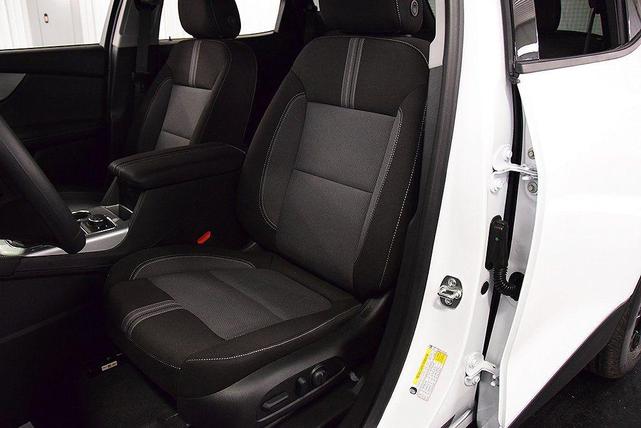 Photo of 2025 Summit White Chevrolet Blazer