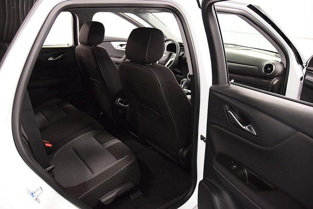 Photo of 2025 Summit White Chevrolet Blazer