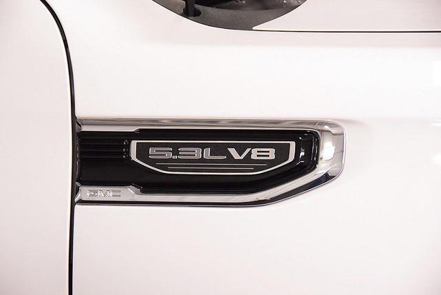 Photo of 2023 White Frost Tricoat GMC Sierra 1500