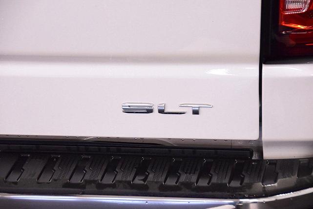 Photo of 2023 White Frost Tricoat GMC Sierra 1500