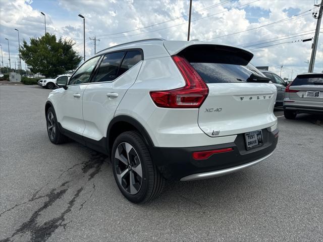 Photo of 2025 Crystal White Pearl Volvo XC40