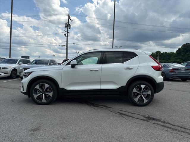 Photo of 2025 Crystal White Pearl Volvo XC40