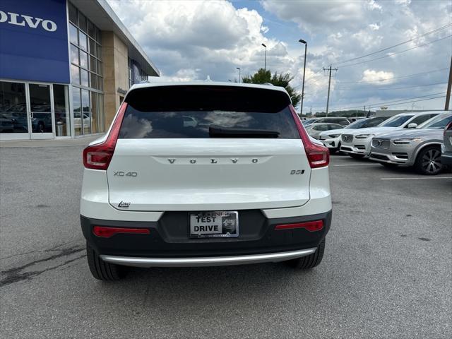 Photo of 2025 Crystal White Pearl Volvo XC40