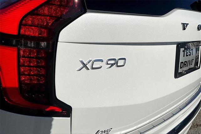 Photo of 2025 Crystal White Metallic Volvo XC90 Plug-In Hybrid