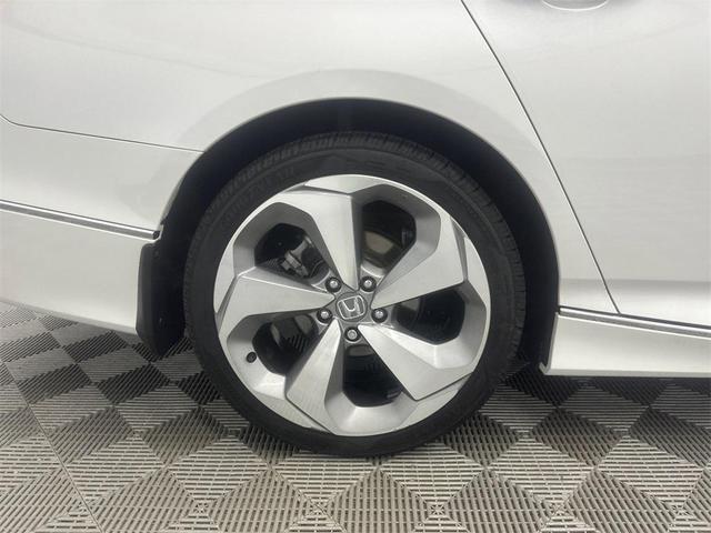 Photo of 2018 White Honda Accord