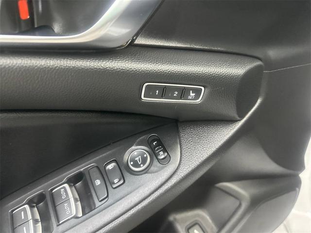 Photo of 2018 White Honda Accord