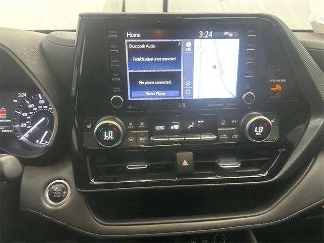 Photo of 2021 Blizzard Pearl Toyota Highlander