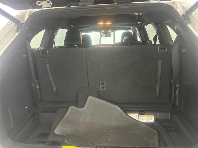 Photo of 2021 Blizzard Pearl Toyota Highlander