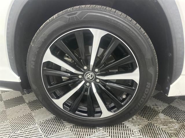 Photo of 2021 Blizzard Pearl Toyota Highlander