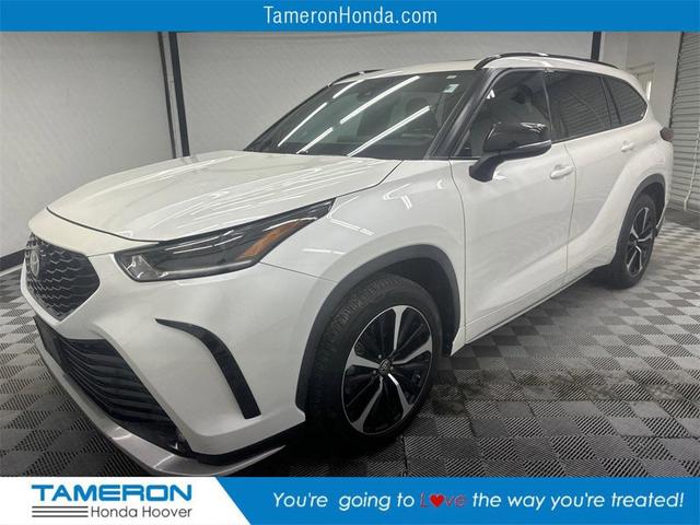 Photo of 2021 Blizzard Pearl Toyota Highlander