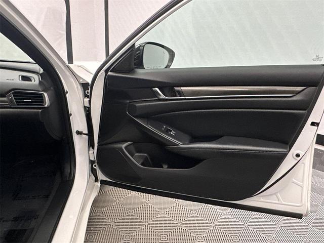 Photo of 2022 Platinum White Pearl Honda Accord
