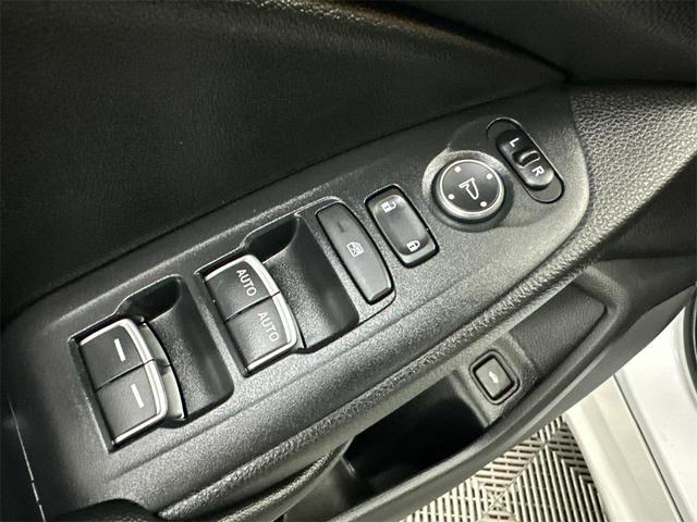 Photo of 2022 Platinum White Pearl Honda Accord
