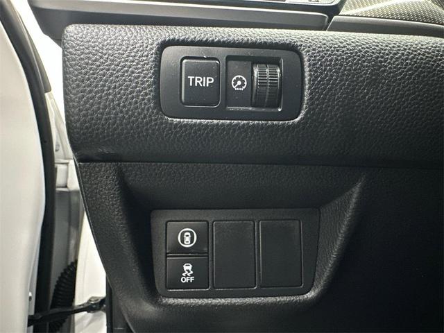 Photo of 2022 Platinum White Pearl Honda Accord