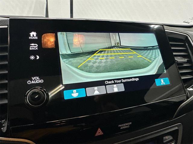 Photo of 2022 Platinum White Honda Pilot