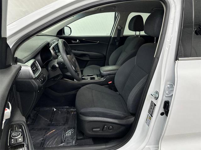 Photo of 2019 Snow White Pearl Kia Sorento