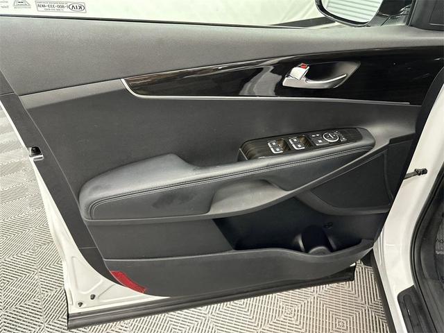 Photo of 2019 Snow White Pearl Kia Sorento