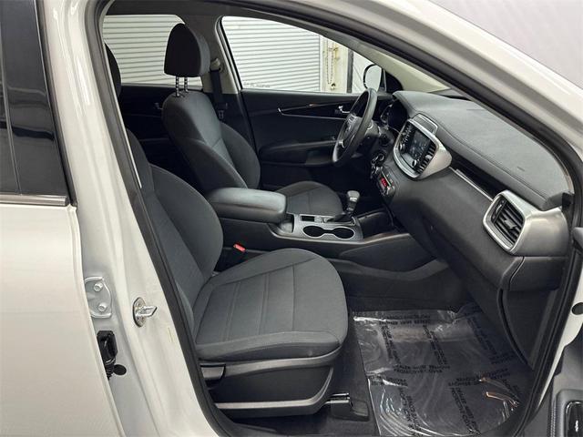 Photo of 2019 Snow White Pearl Kia Sorento