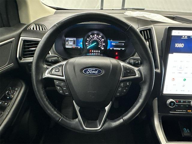 Photo of 2023 Agate Black Metallic Ford Edge