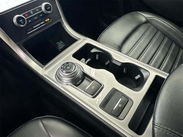 Photo of 2023 Agate Black Metallic Ford Edge