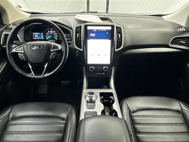 Photo of 2023 Agate Black Metallic Ford Edge