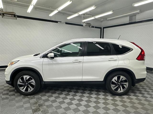 Photo of 2016 White Diamond Pearl Honda CR-V