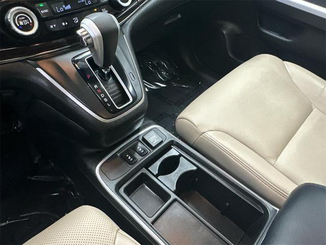 Photo of 2016 White Diamond Pearl Honda CR-V