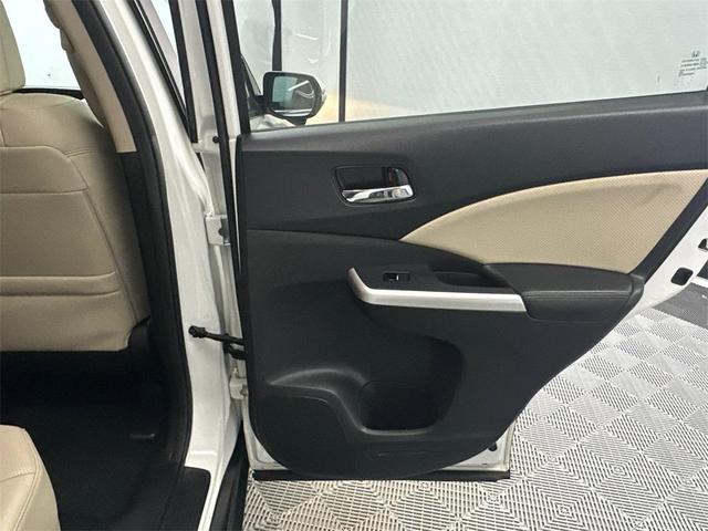 Photo of 2016 White Diamond Pearl Honda CR-V