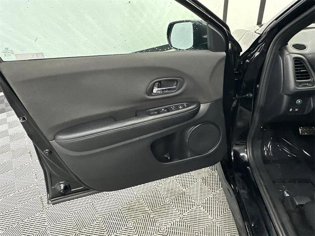 Photo of 2021 Crystal Black Pearl Honda HR-V