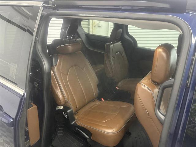 Photo of 2019 Jazz Blue Pearlcoat Chrysler Pacifica