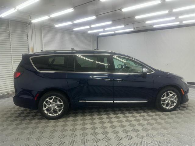 Photo of 2019 Jazz Blue Pearlcoat Chrysler Pacifica