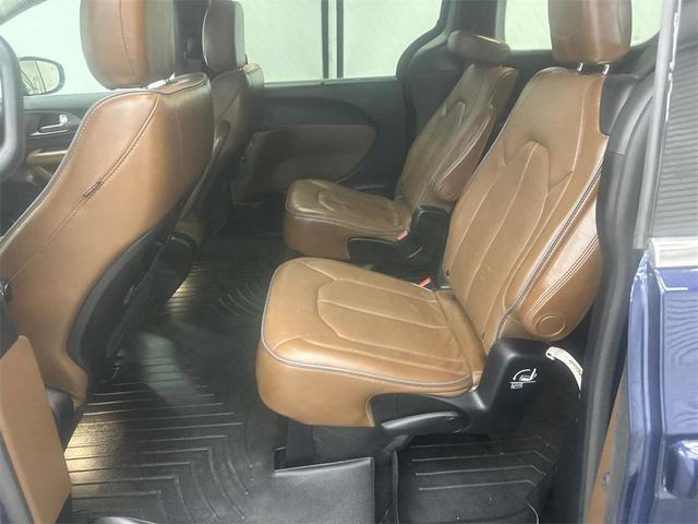 Photo of 2019 Jazz Blue Pearlcoat Chrysler Pacifica