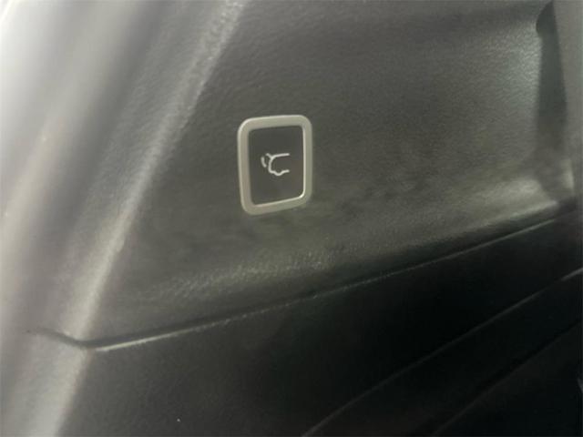 Photo of 2019 Jazz Blue Pearlcoat Chrysler Pacifica