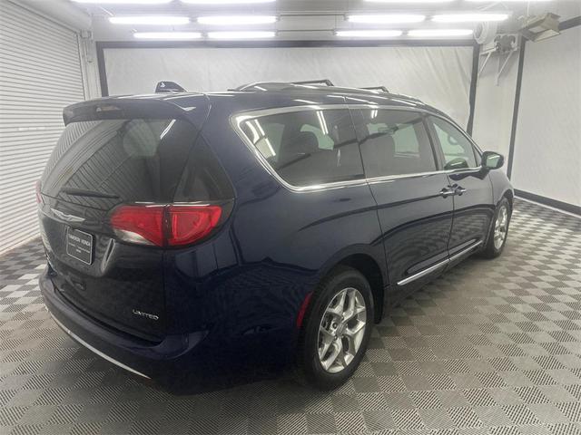 Photo of 2019 Jazz Blue Pearlcoat Chrysler Pacifica