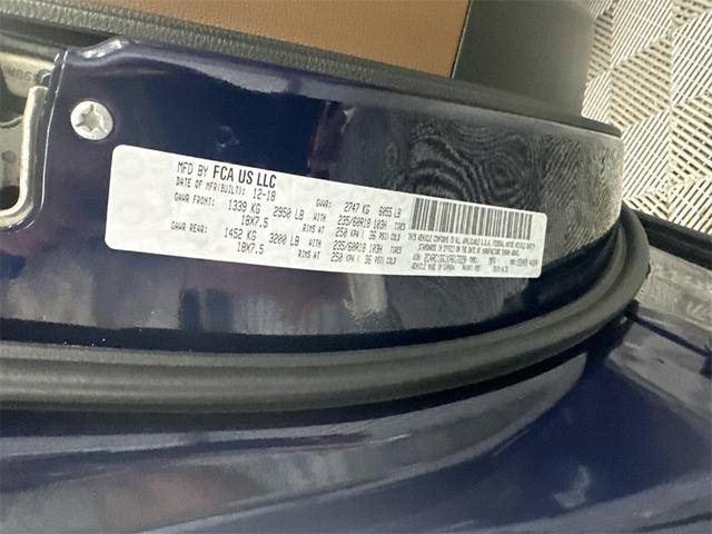 Photo of 2019 Jazz Blue Pearlcoat Chrysler Pacifica