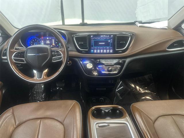 Photo of 2019 Jazz Blue Pearlcoat Chrysler Pacifica